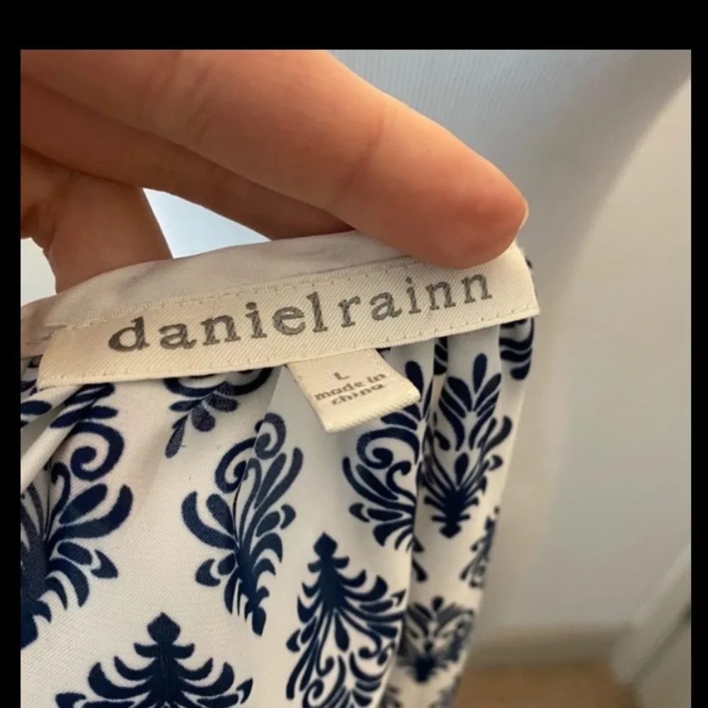 DANIEL RAINN Printed T-shirt Blouse Moroccan Print - Picture 14 of 14